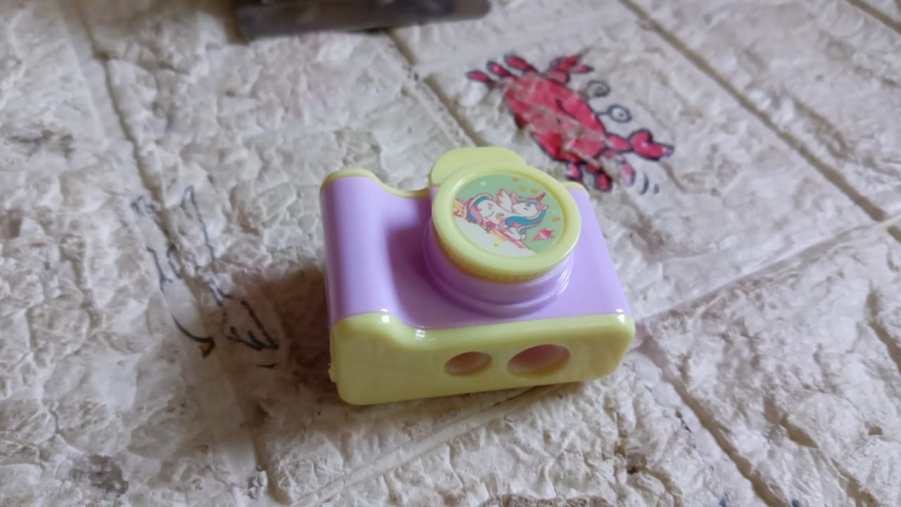 17672 Camera Shape Pencil Sharpener | Simple Student Office Sharpener | Fashionable and Convenient, Lightweight Manual Sharpener for Kids Boys Girls Birthday Return Gifts (1 Pc) 17672 Camera Shape Pencil Sharpener | Simple Student Office Sharpener | Fashionable and Convenient, Lightweight Manual Sharpener for Kids Boys Girls Birthday Return Gifts (1 Pc)